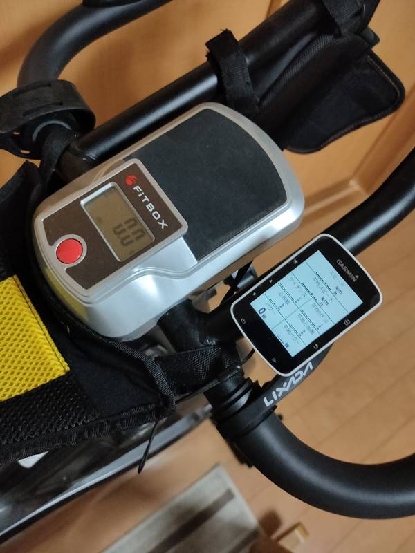 エアロバイクにサイクルコンピューターを取り付けたところ